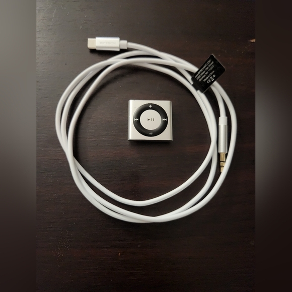 Apple Other - Apple Shuffle IPod 4th Generation For Parts/Repair